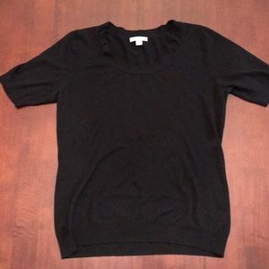 Short-sleeved black sweater